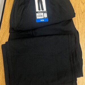 Well Worn Black cargo stretch pants, size 10, inseam 31.5